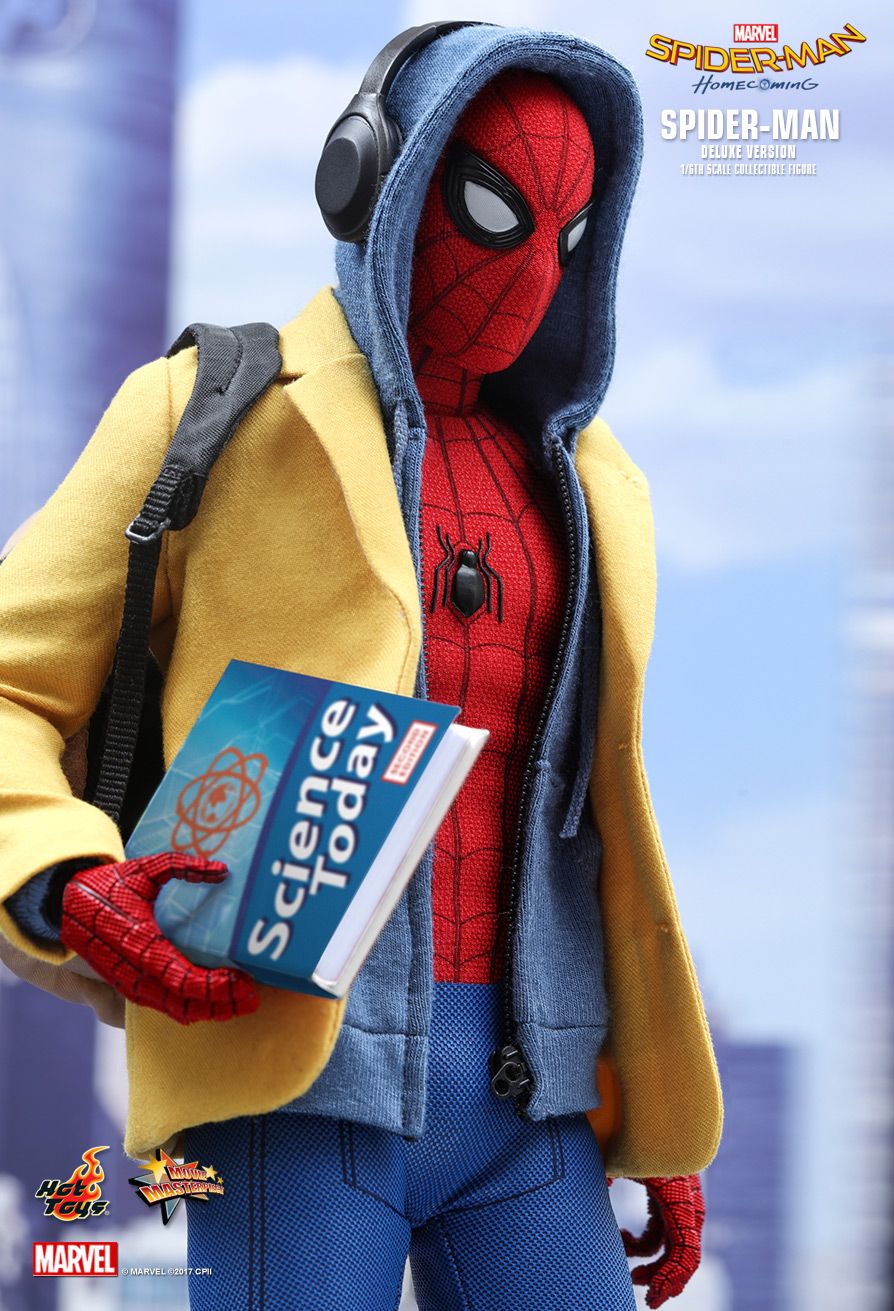 Spider-Man (Deluxe Version)  Sixth Scale Figure by Hot Toys